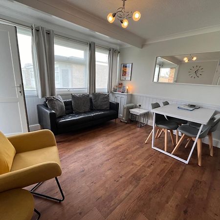 Beachcomber, Sunbeach, Scratby - Two Bed Chalet, Sleeps 4, Free Wi-Fi, Free Club Passes, Free Swimming And Pet Friendly מראה חיצוני תמונה