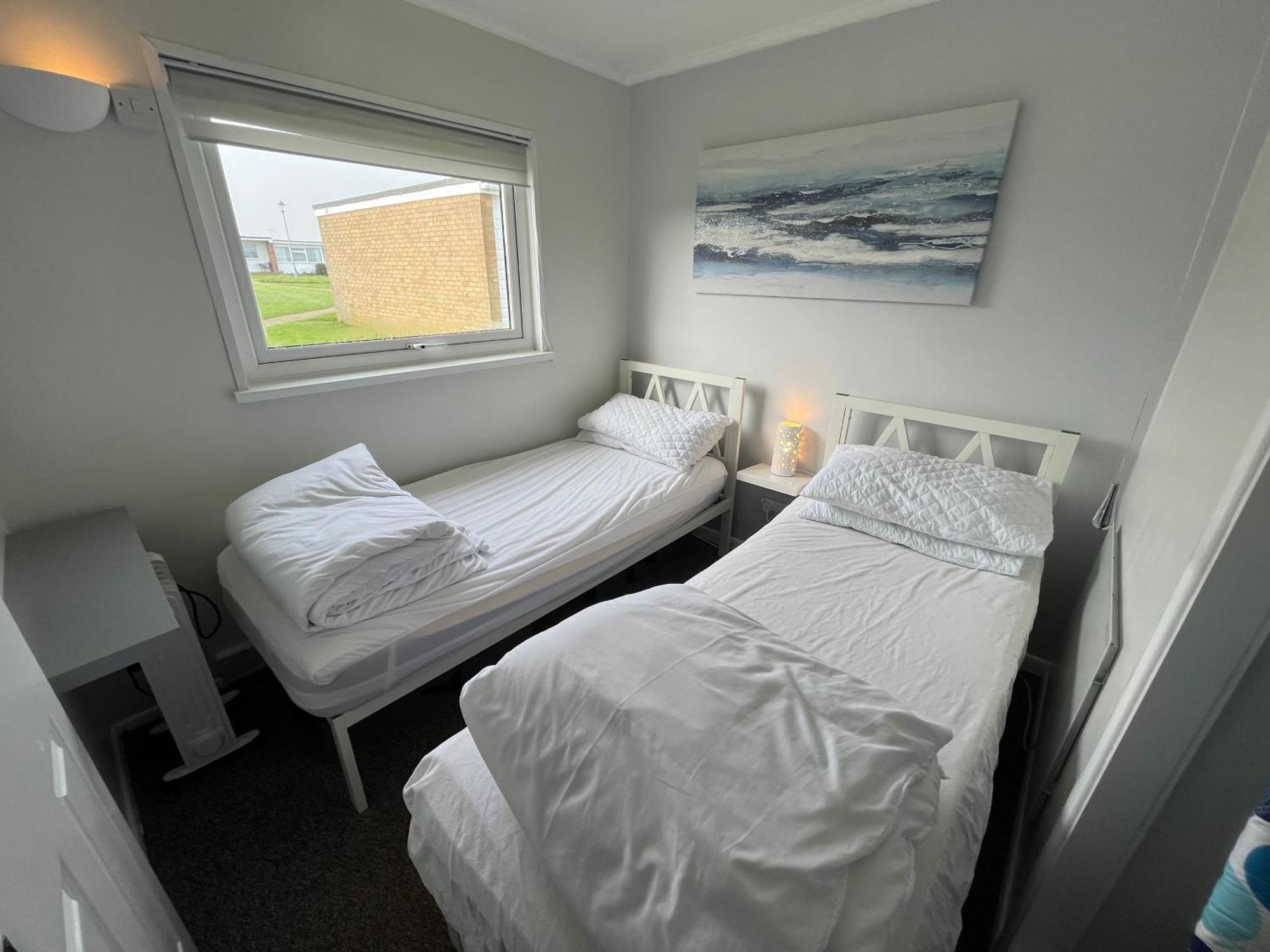Beachcomber, Sunbeach, Scratby - Two Bed Chalet, Sleeps 4, Free Wi-Fi, Free Club Passes, Free Swimming And Pet Friendly מראה חיצוני תמונה